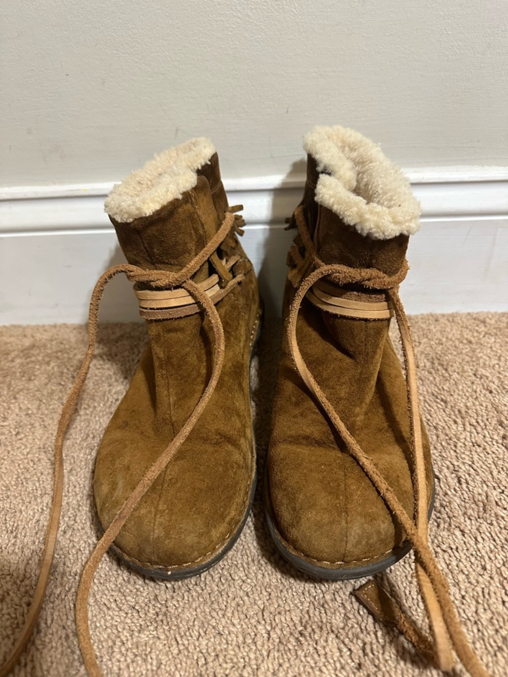 UGG Australia Gaviota Suede Fringe Boots Women's 8 Tan Sheepskin Lined Boho 5749